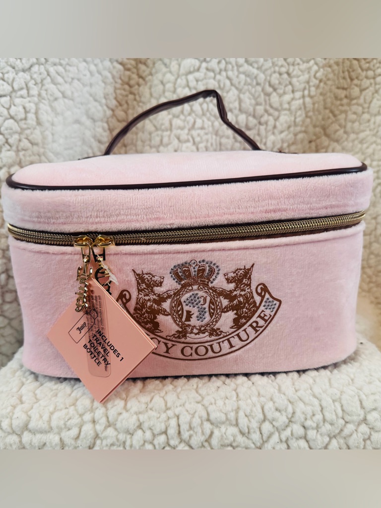 Nwt Juicy Couture Pink Velvet Cosmetic Case With Gold Crest
